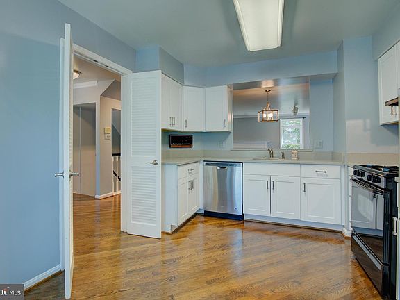 4th image of 7235 Worsley Way