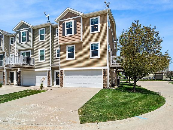 2nd image of 4864 NE Milligan Ln