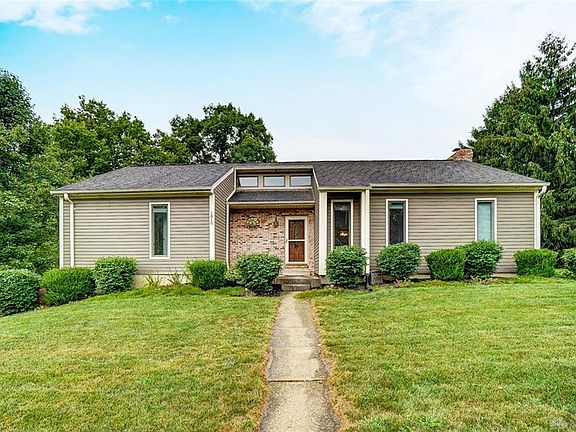 2nd image of 1810 Creekwood Dr