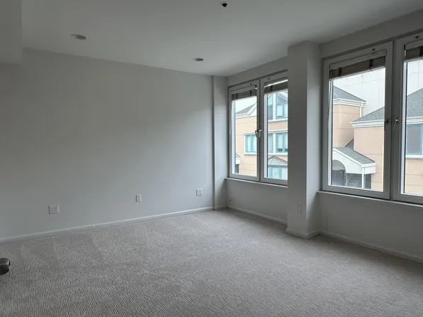 600 Harbor Boulevard image 11 of 32