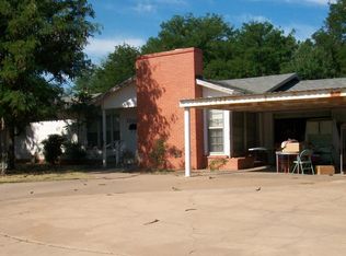 1209 Xenia St, Plainview, TX 79072