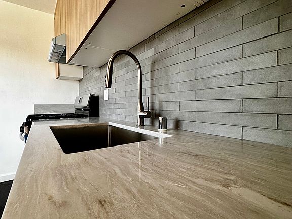 4th image of 8277 Fountain Ave #6