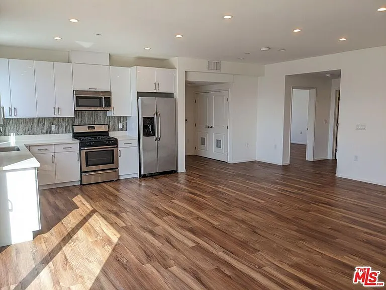 11260 Mississippi Ave #405 — Photo 9
