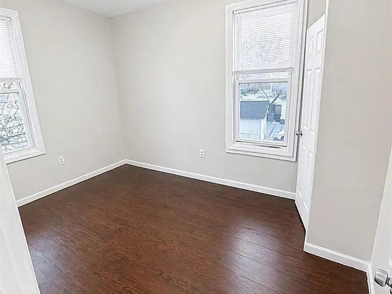 296 N Clinton St #2 — Photo 4
