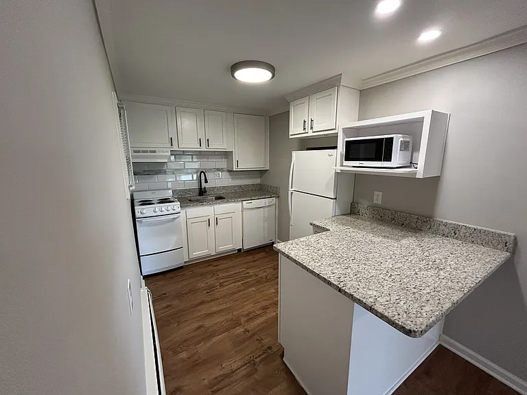 Mt. Adams Living — Photo 35