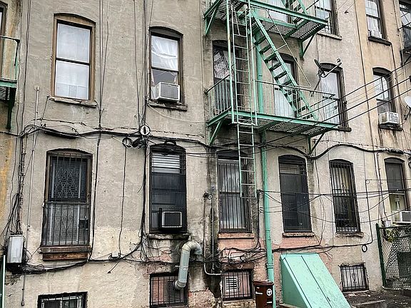 3rd image of 468 60th St #8