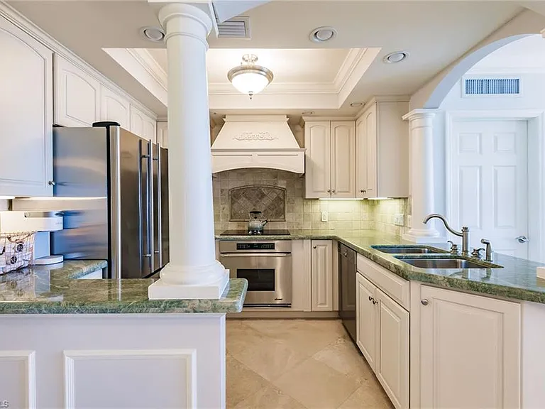 2885 Gulf Shore Blvd N #302 — Photo 12