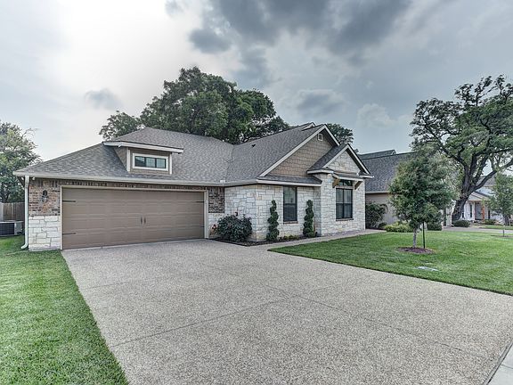 3rd image of 17019 Salado Dr
