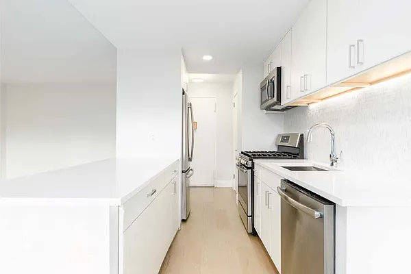 Rented by A&E Real Estate Management | media 7