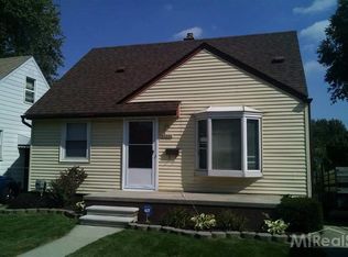 29550 Quinkert St, Roseville, MI 48066