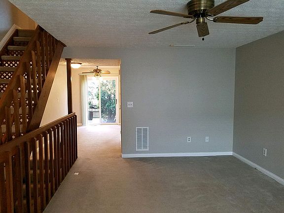 2nd image of 867 Upholland Ln