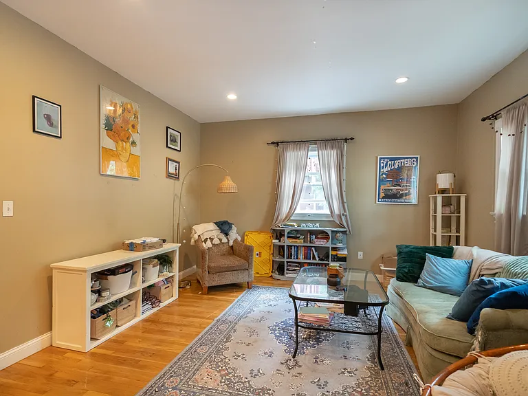 256 Columbia St — Photo 7
