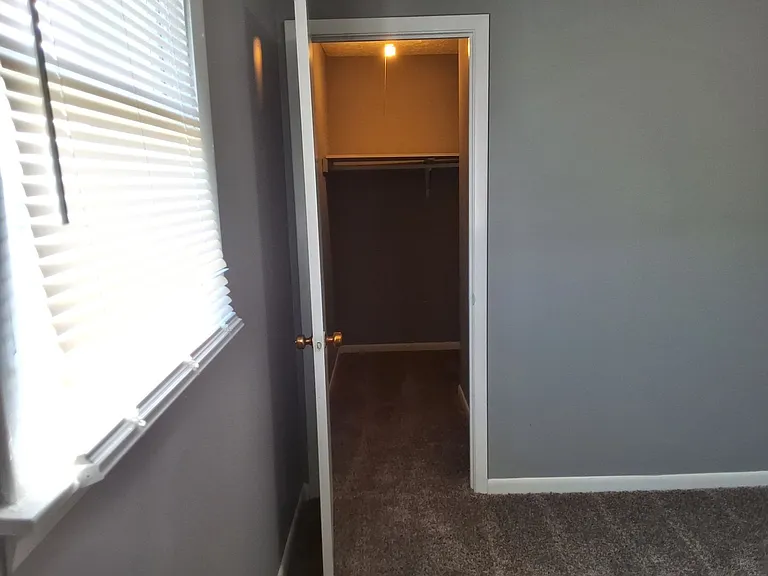 253 University Dr — Photo 22