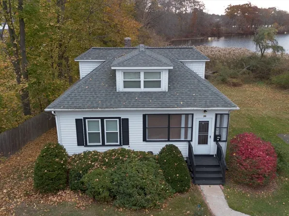 82 Holden St, Worcester, MA 01605