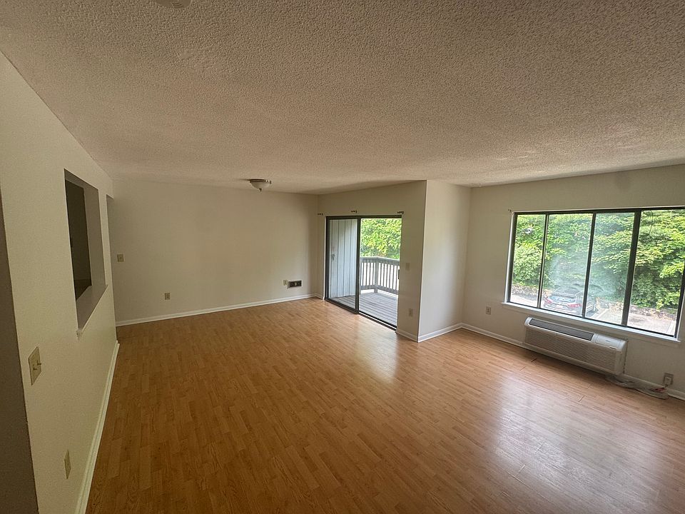 1st image of 175 Mill Pond Rd #345A