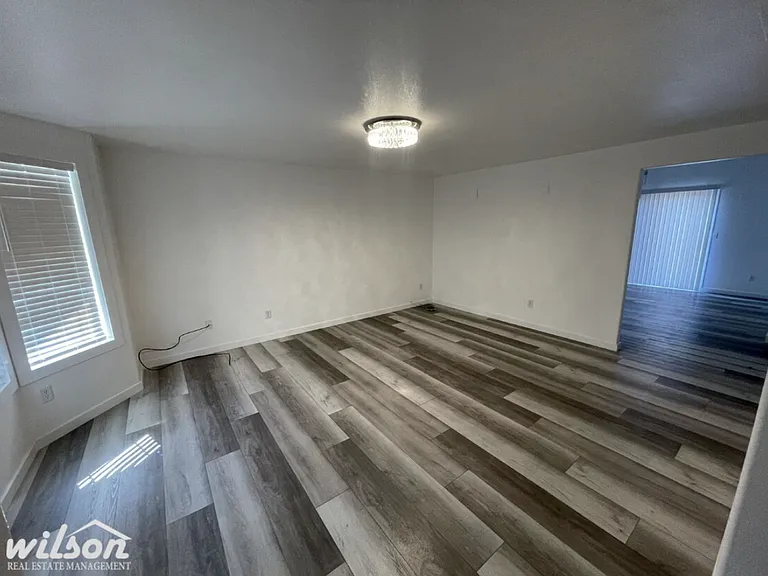 301 Olympic Ave — Photo 5