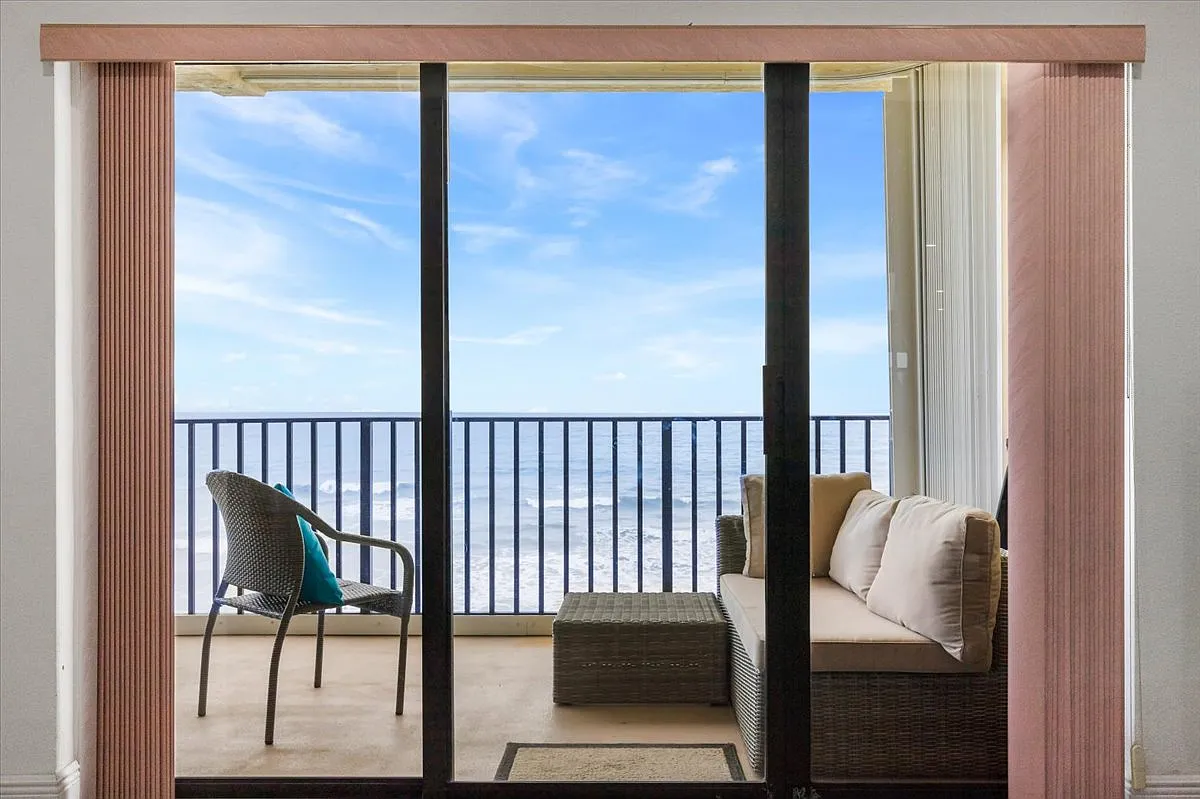 7420 S Ocean Dr — Photo 3