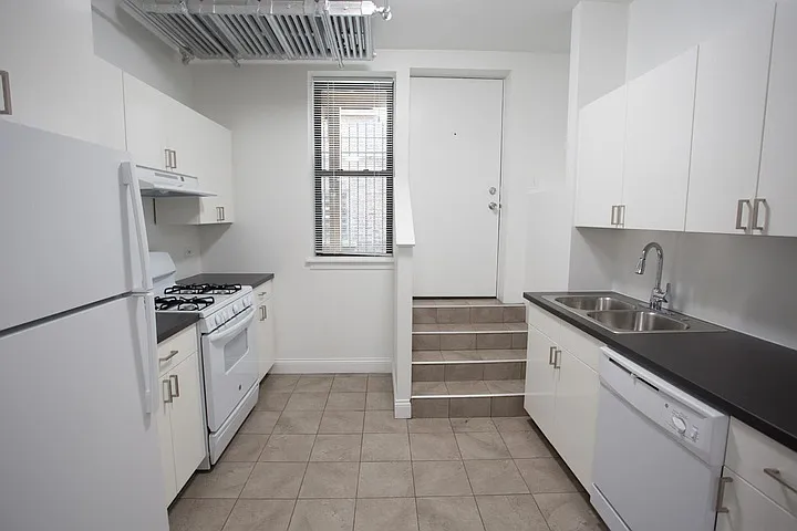5202-5210 S. Cornell Avenue — Photo 43