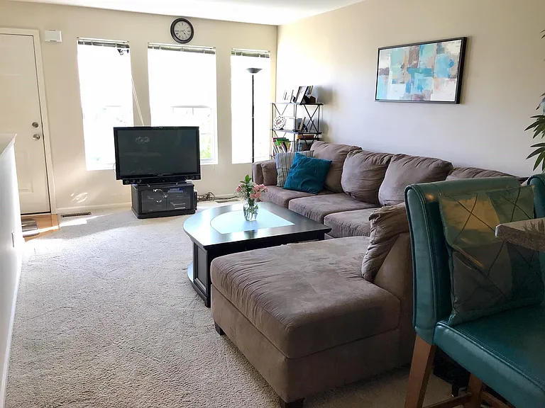 1089 Foxboro #29 — Photo 11