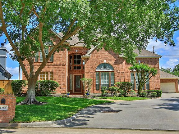 4th image of 5803 Desert Oak Way