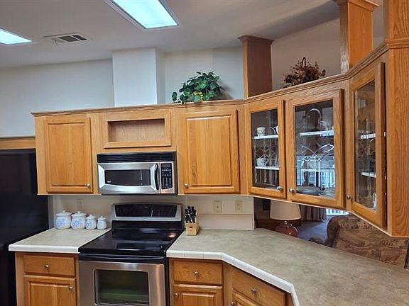 4th image of 37437 GILL AVENUE
