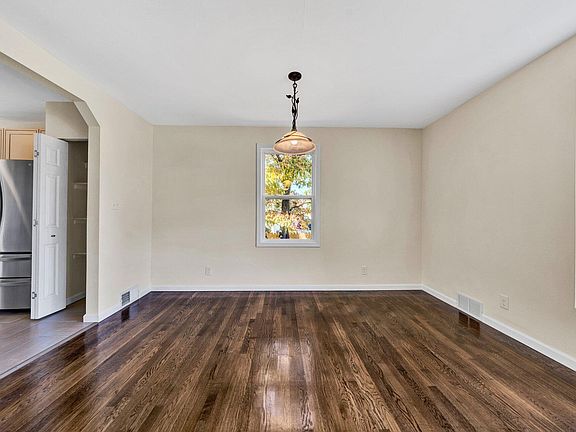 5th image of 1708 Broadway Ave