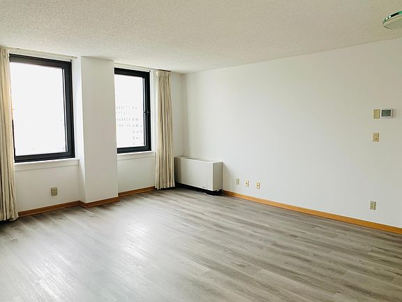 2nd image of 220 Broadway Ave S APT 911