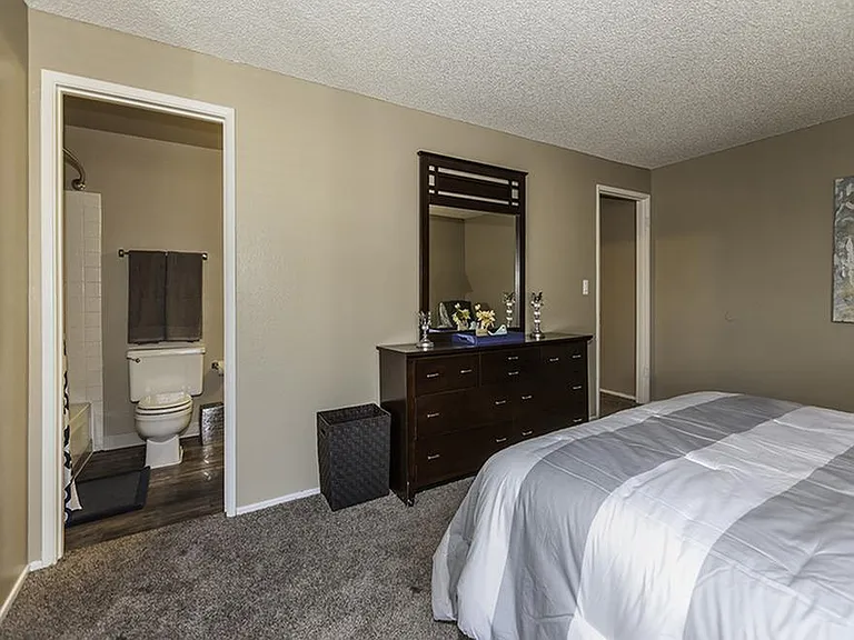 SPRING VILLAS APARTMENTS — Photo 10