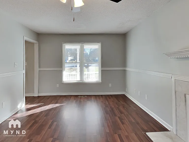 904 Estelle Ct — Photo 7