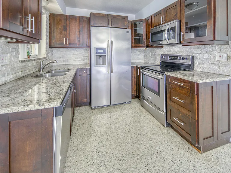 305 S Federal Hwy #2 — Photo 11