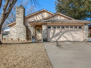 7541 Evergreen Dr, Watauga, TX 76148