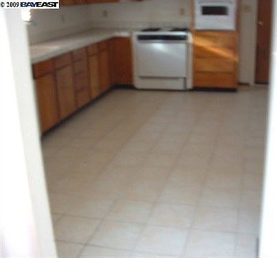 2nd image of 1901 Emeric Ave