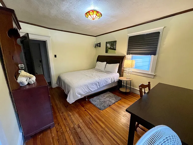 924 Park Ave — Photo 17