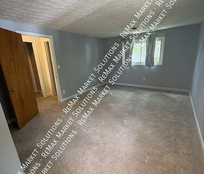 722 Avondale St — Photo 10