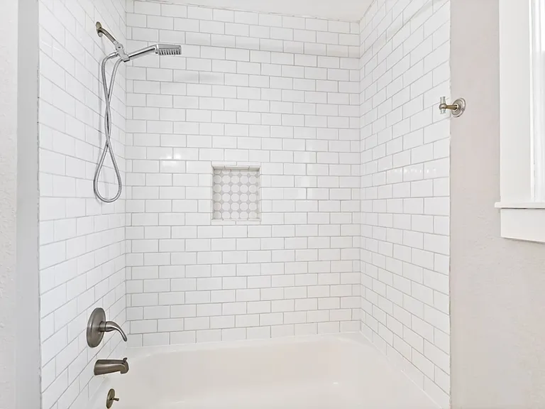 704 Curtiss Ave — Photo 18