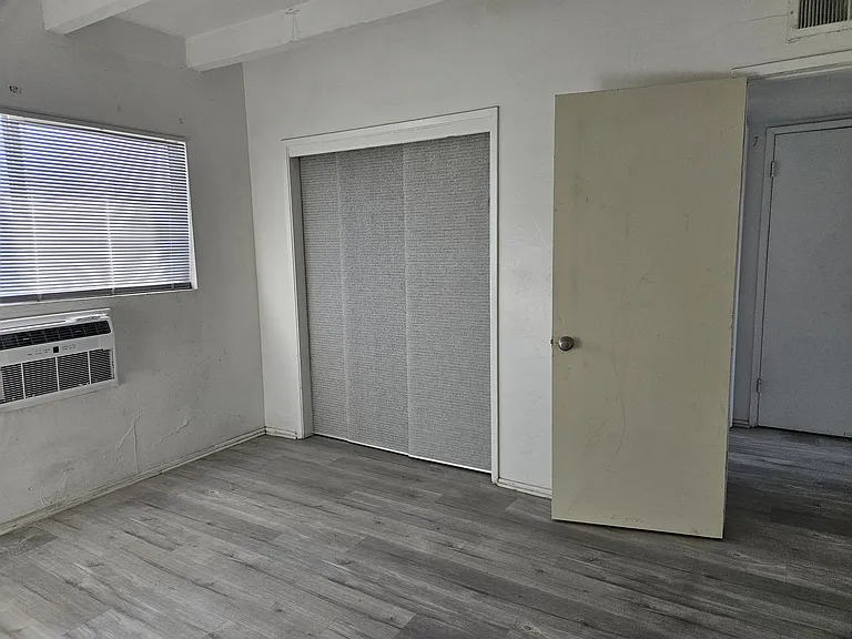 411 S 11th St #9 — Photo 17