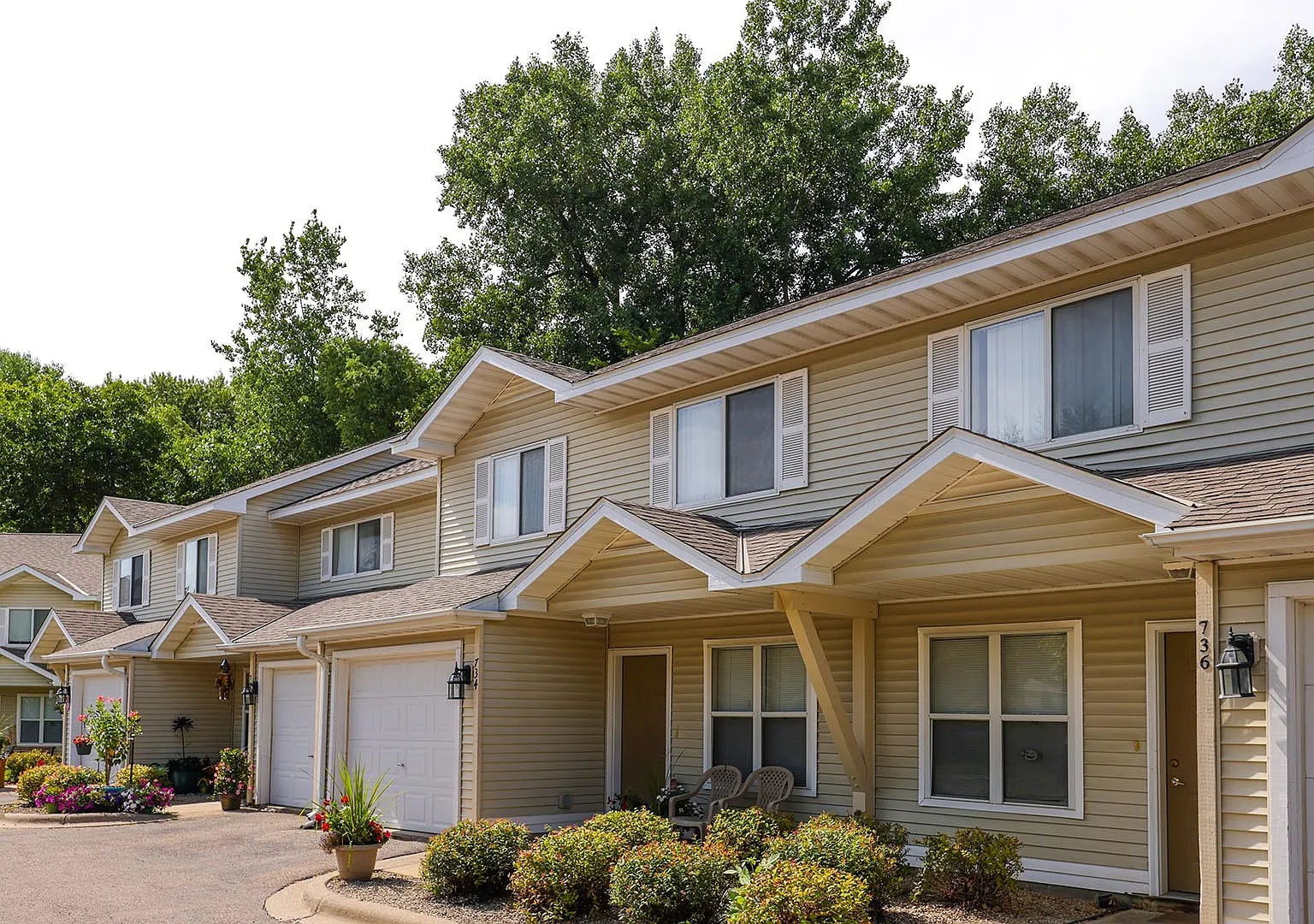 East Creek Carriage Homes — Photo 1