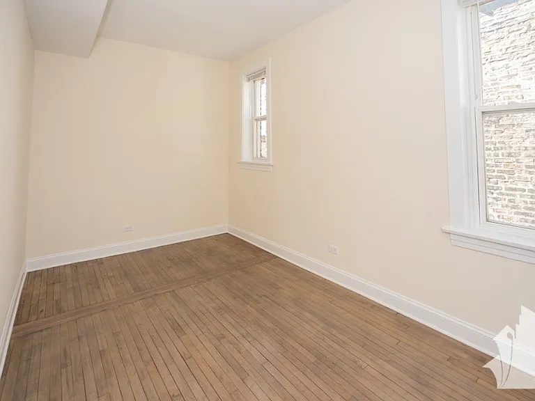 2229-2231 W Wilson Ave #3R — Photo 6