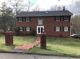 4712 Southern Hills Dr, Ashland, KY 41102