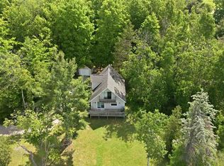 7841 S Pleasantview Rd, Harbor Springs, MI 49740