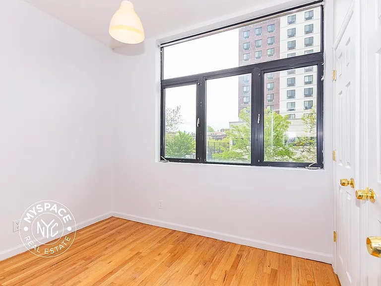 325 Kosciuszko St #1 — Photo 8