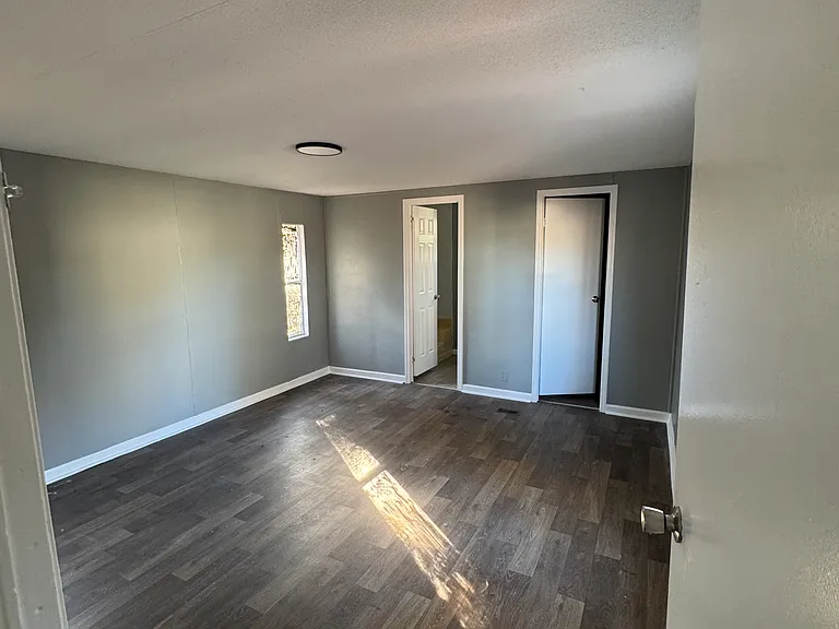 4400 Broad St #15 — Photo 4