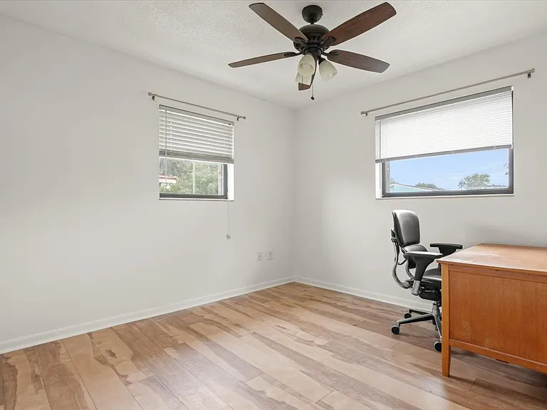 314 Princeton Ave — Photo 16