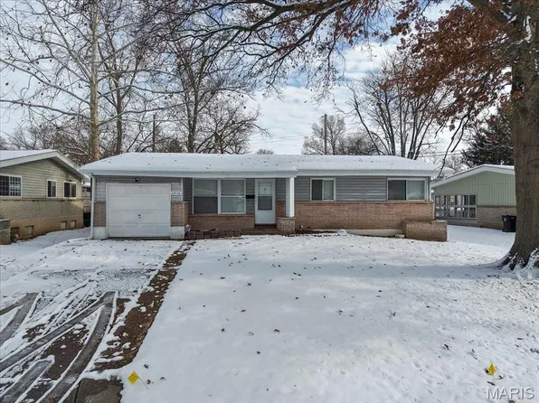 10626 Landseer Dr, Saint Louis, MO 63136