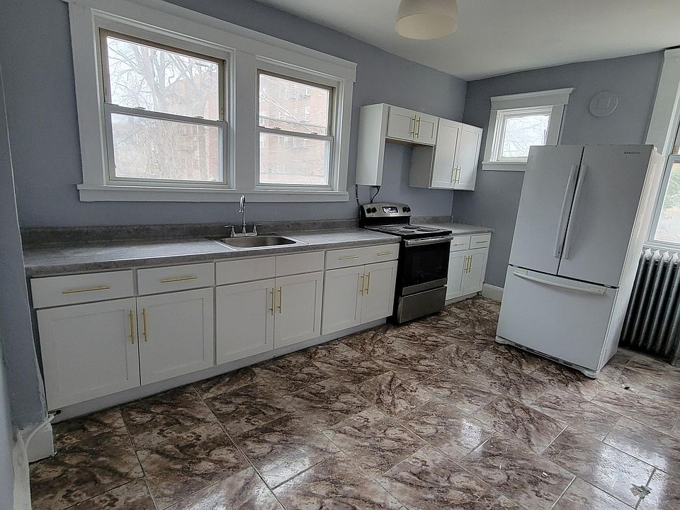 1st image of 181 N Munn Ave APT 2