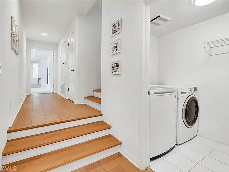 1021 Avenue D — Photo 65