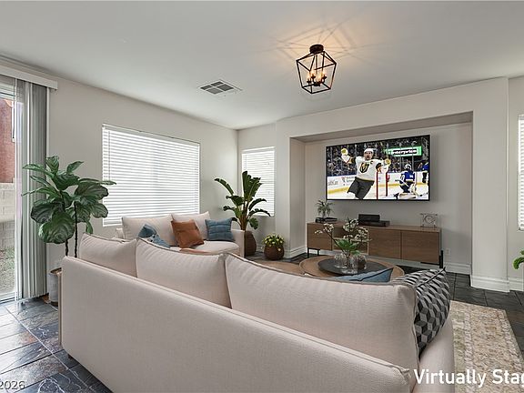3rd image of 178 Castle Course Ave
