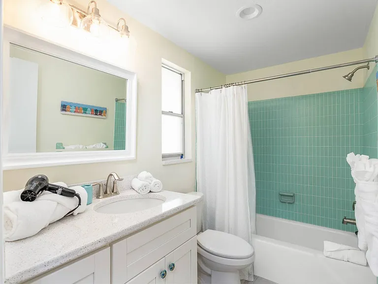 6836 Roxbury Dr — Photo 26