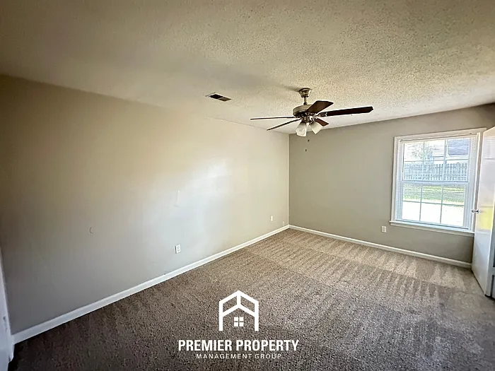 6362 Fawn Hollow Cir N — Photo 17