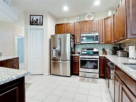 5th image of 4665 Sweetmeadow Cir